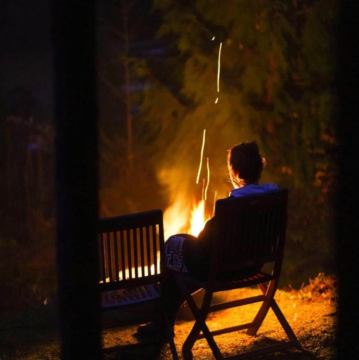 Отель Maple Heart Ranch Shawnigan Lake Экстерьер фото